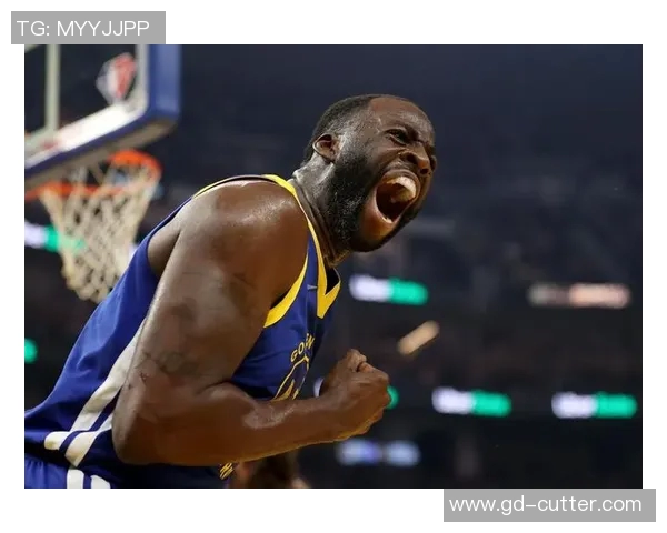 足球明星模仿篮球庆祝动作引发热议展现运动跨界魅力与幽默感 足球明星模仿篮球庆祝动作引发热议展现运动跨界魅力与幽默感