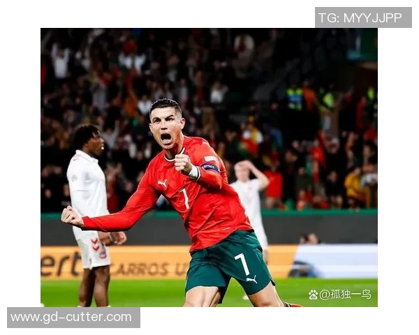 尤文图斯最帅足球明星揭晓他的魅力与风采引发球迷热议 尤文图斯最帅足球明星揭晓他的魅力与风采引发球迷热议