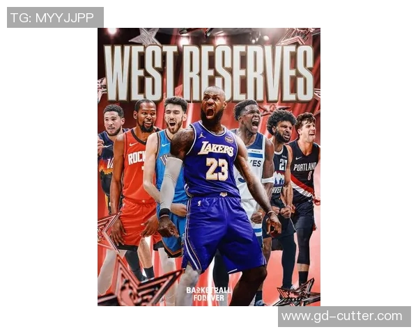 足球明星齐聚现场观看杜兰特精彩比赛引发热议与讨论