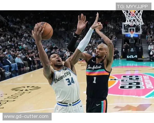 开拓者与雄鹿激战在即球迷期待精彩对决与战术较量