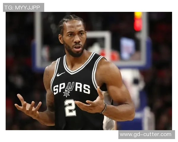 热火与山猫激战正酣球员们展现出色技艺与团队合作精神